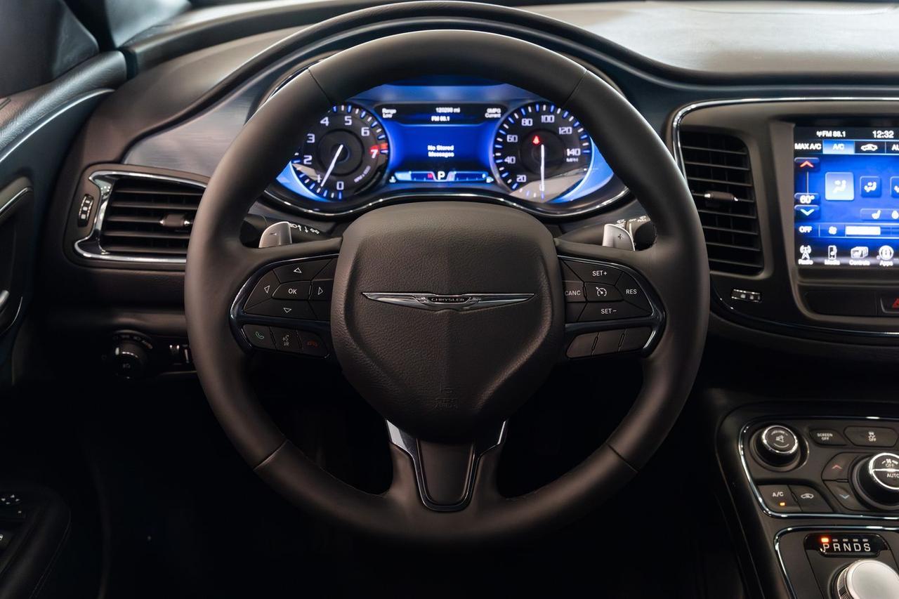 2015 Chrysler 200 S Gladstone OR
