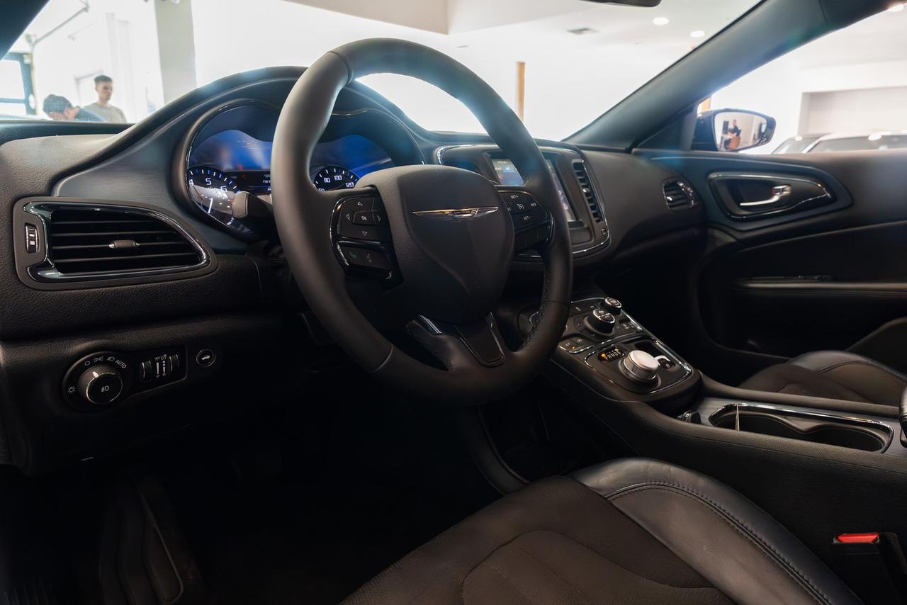 2015 Chrysler 200 S Gladstone OR