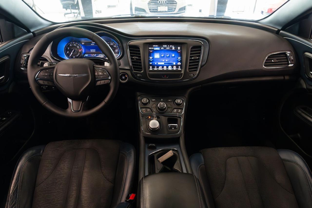 2015 Chrysler 200 S Gladstone OR