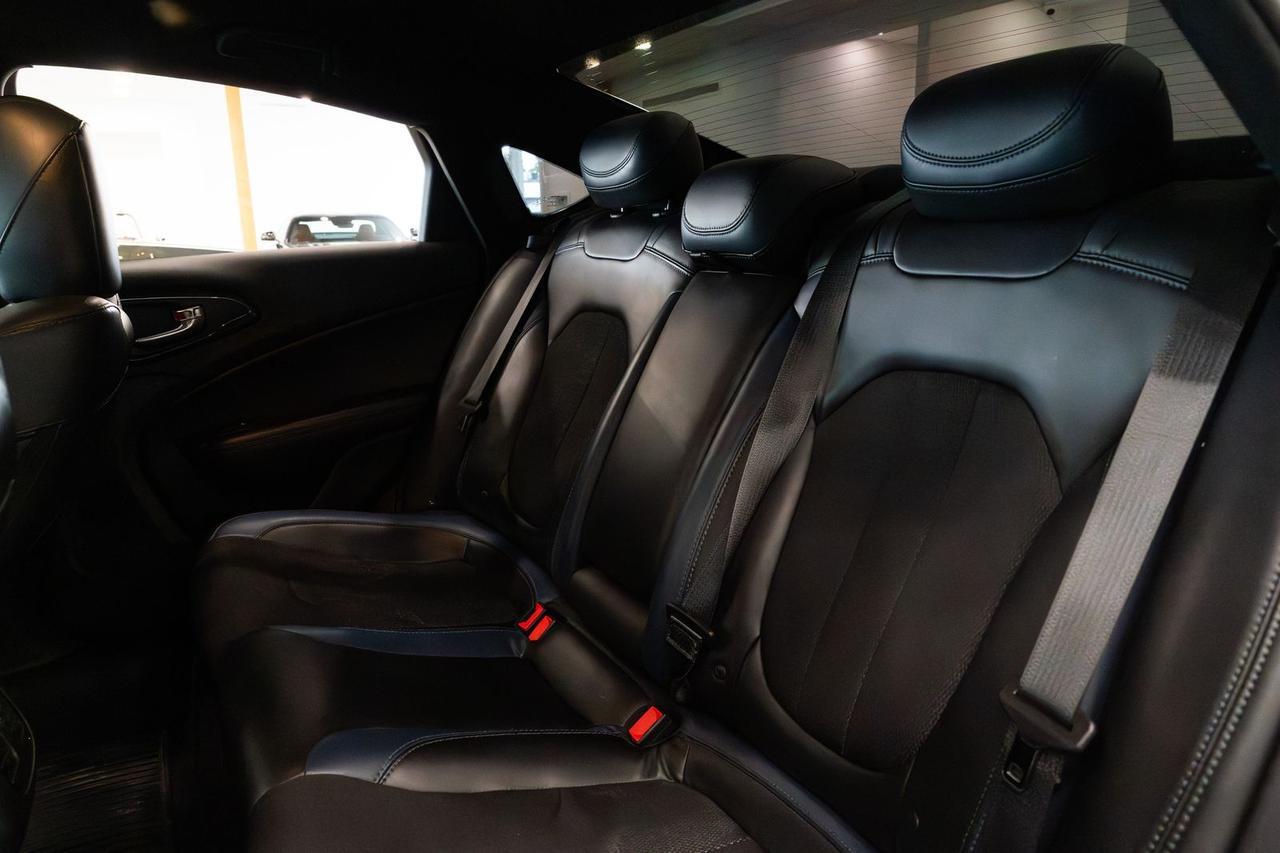 2015 Chrysler 200 S Gladstone OR