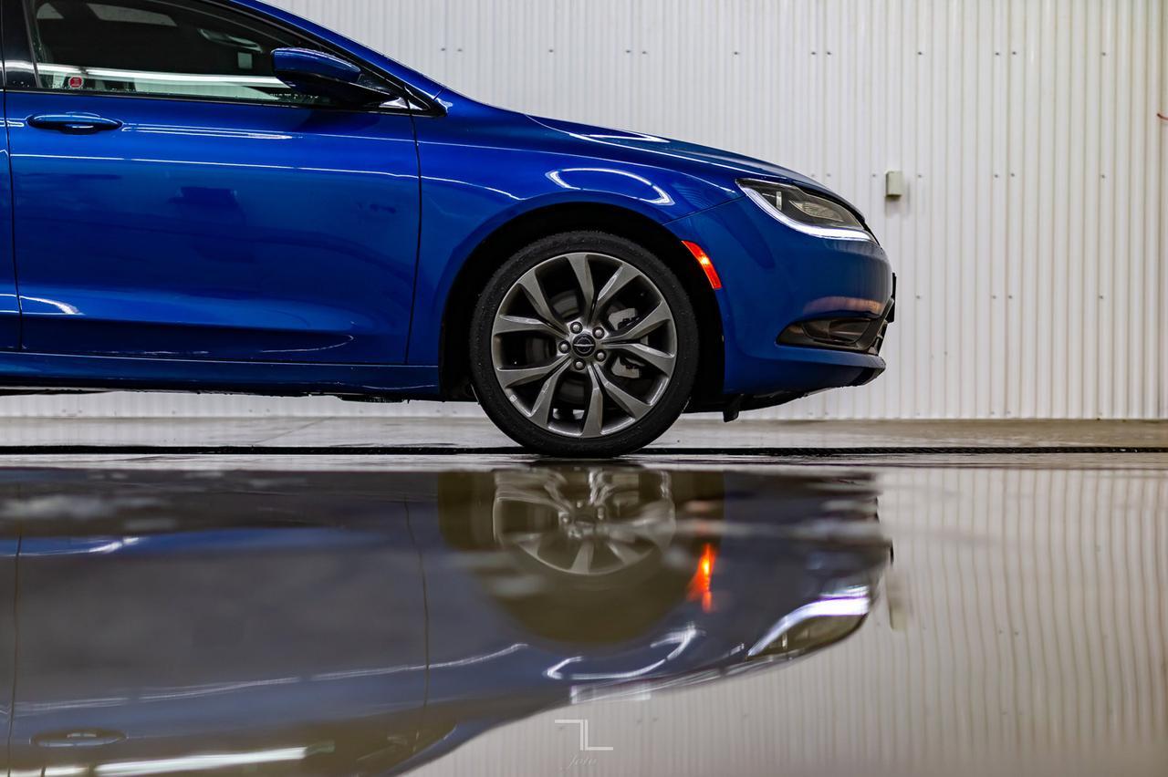2015 Chrysler 200 S Leather Roof BCam Red Deer AB