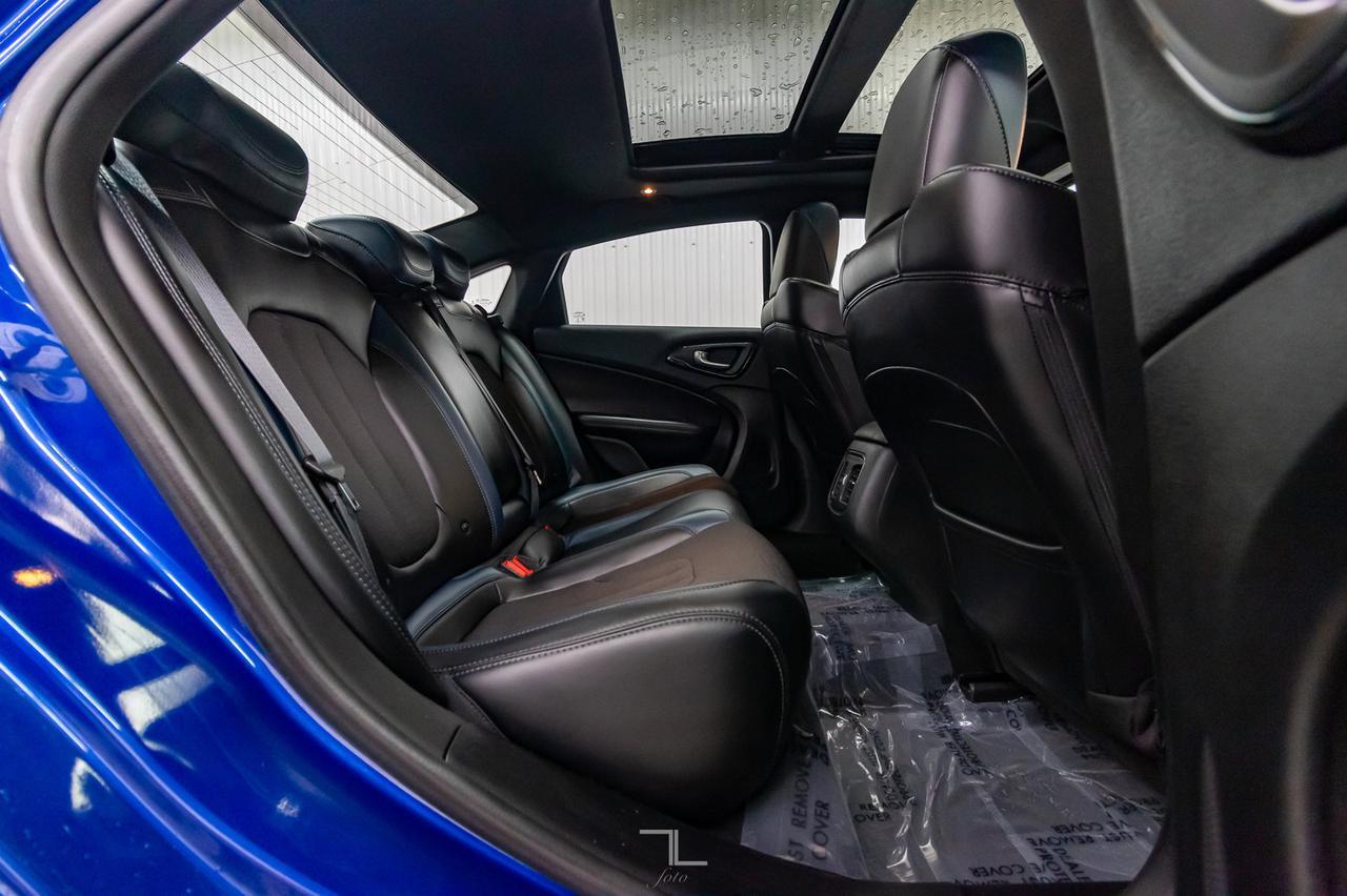 2015 Chrysler 200 S Leather Roof BCam Red Deer AB