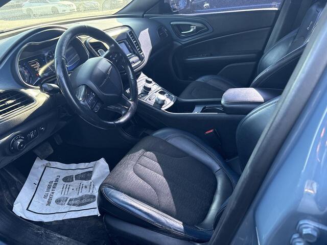 2015 Chrysler 200 S Meridian MS