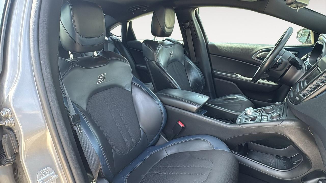 2015 Chrysler 200 S  Selma TX