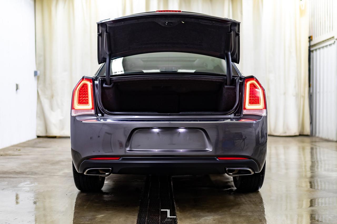 2015 Chrysler 300 AWD Touring Leather Roof Nav BCam Red Deer AB