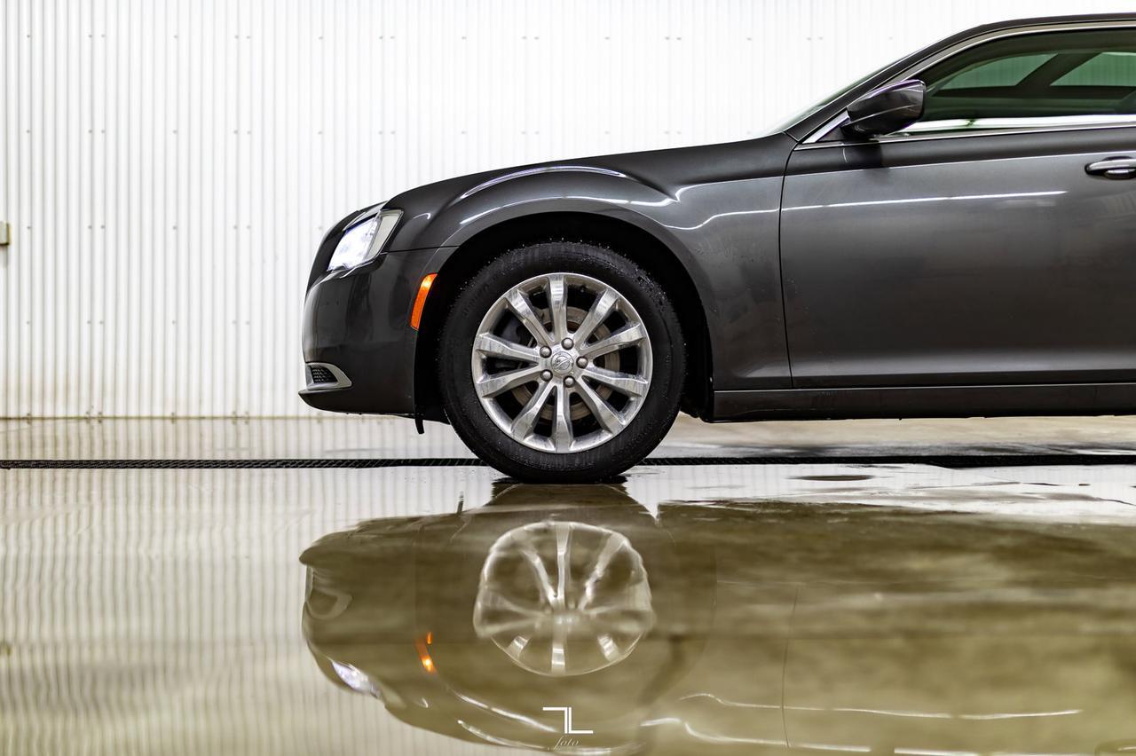 2015 Chrysler 300 AWD Touring Leather Roof Nav BCam Red Deer AB