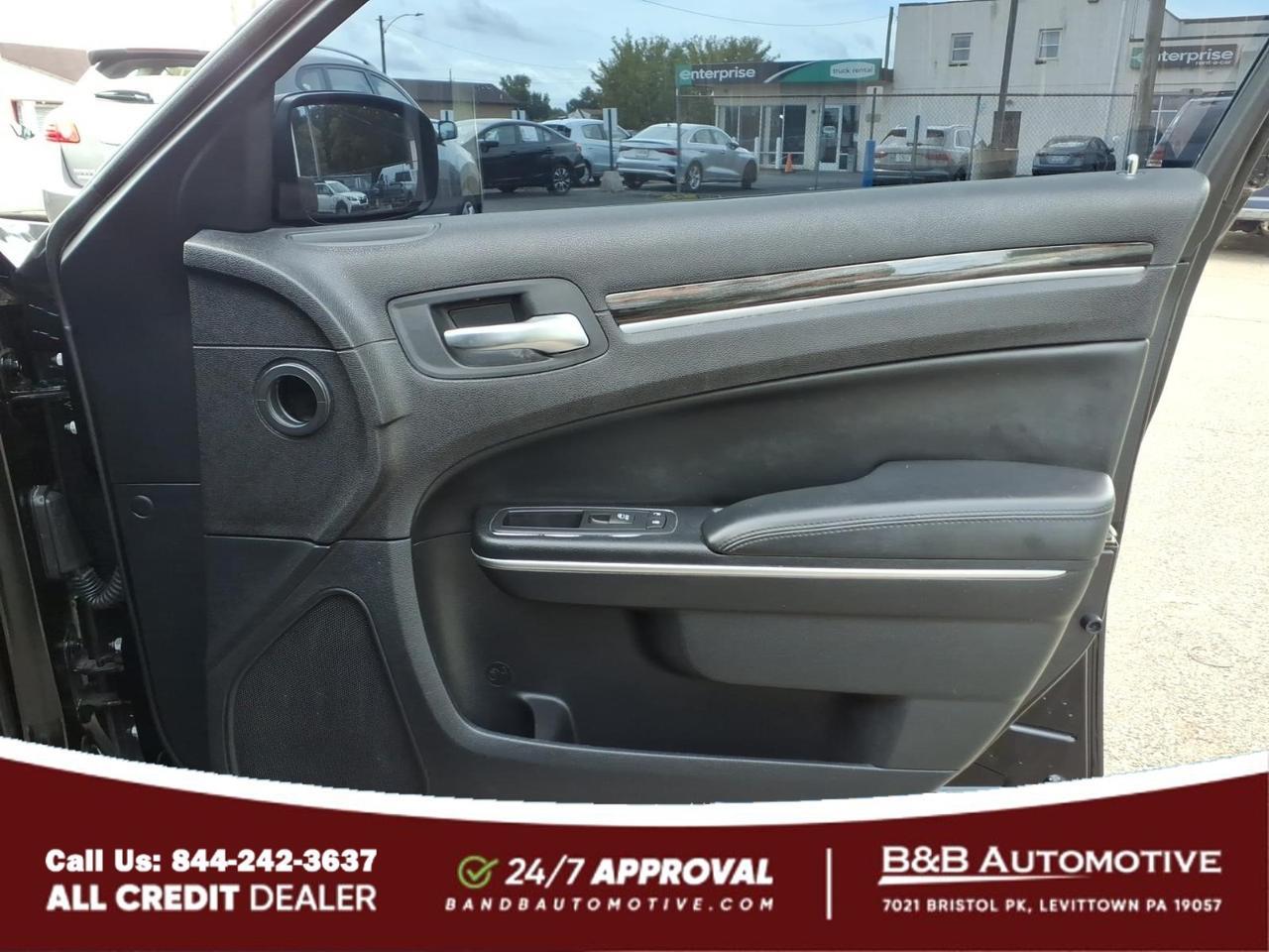 2015 Chrysler 300 Limited Levittown PA
