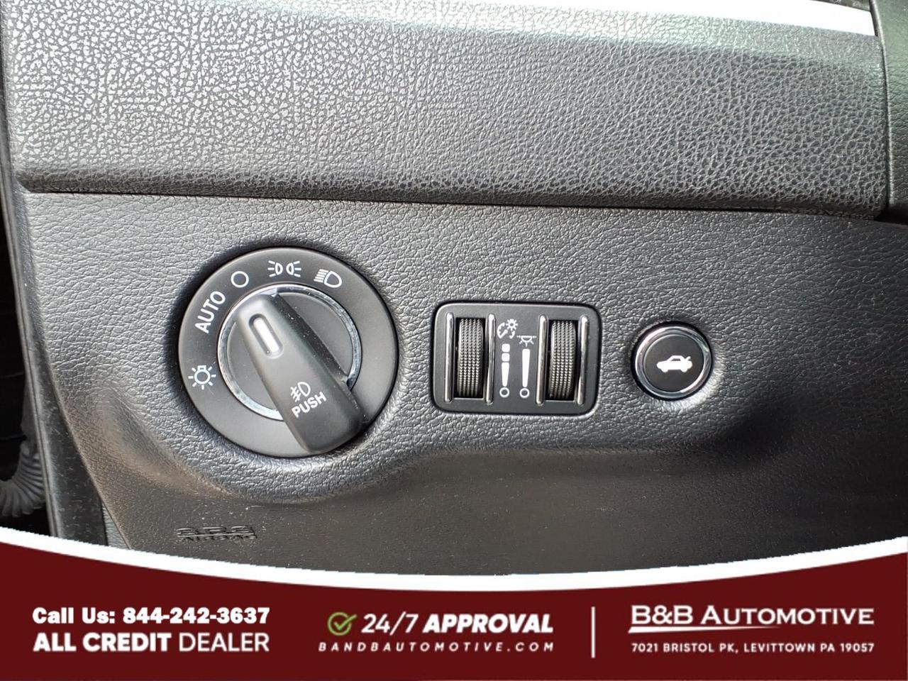 2015 Chrysler 300 Limited Levittown PA