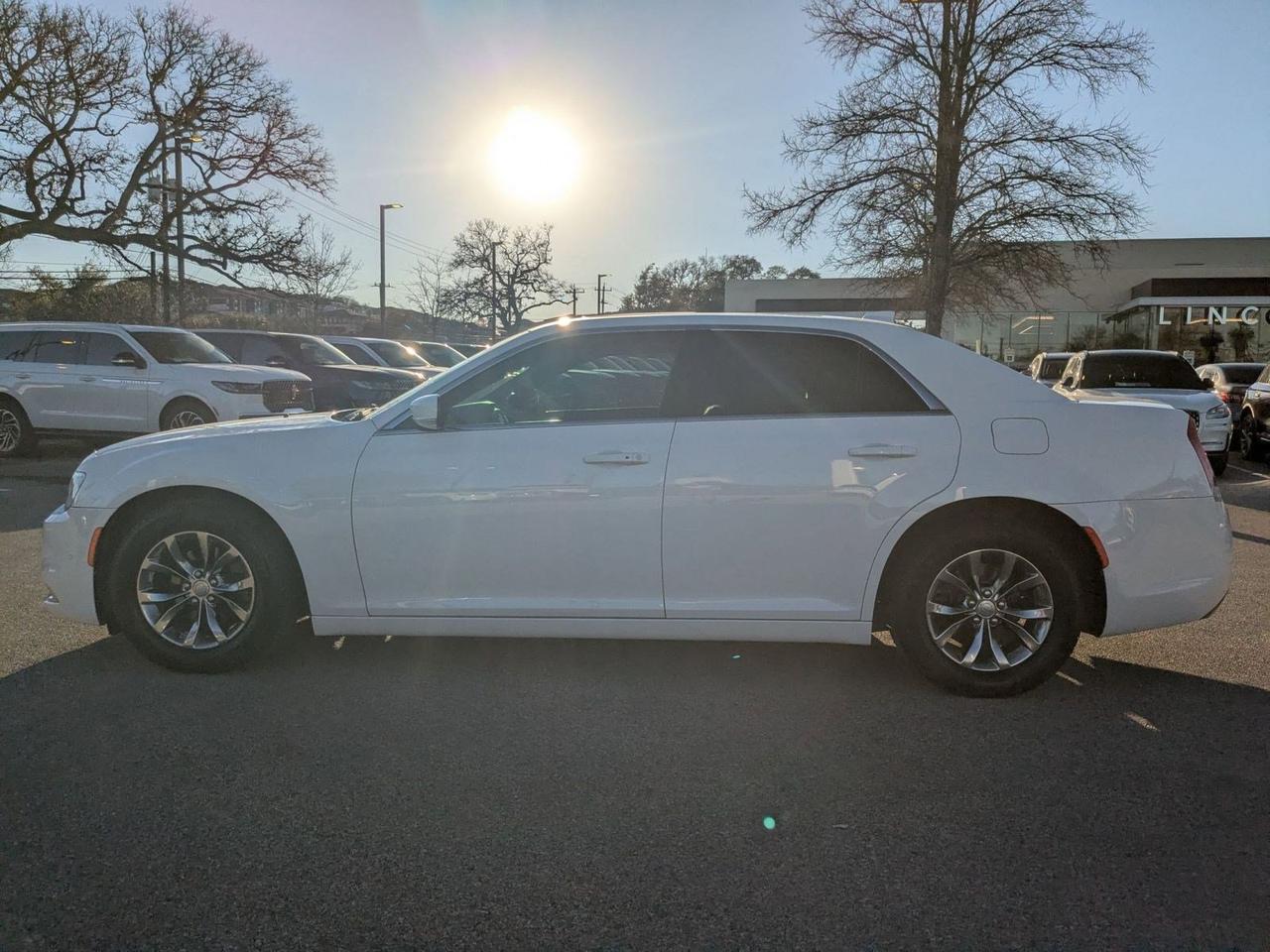 2015 Chrysler 300 Limited