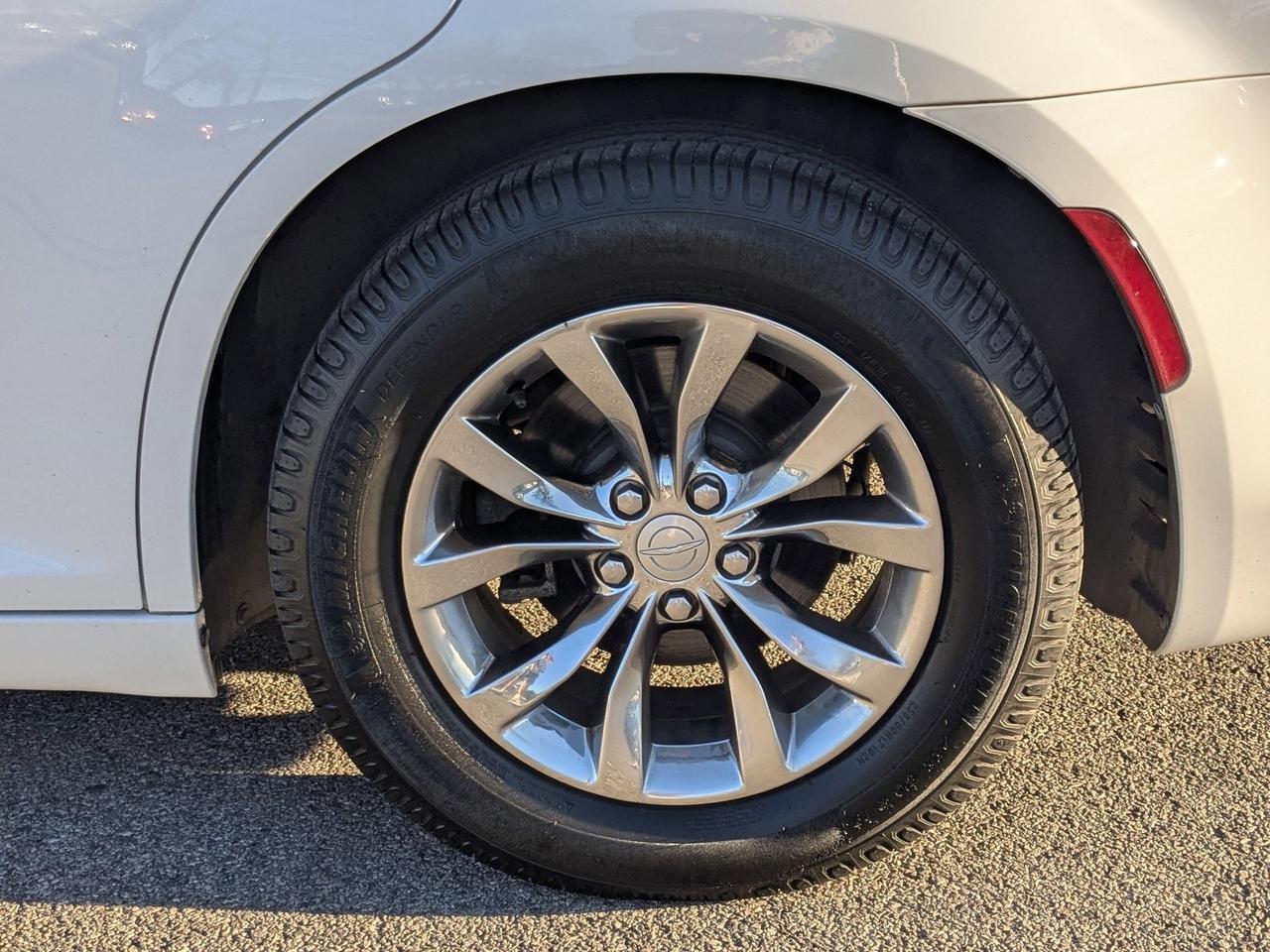 2015 Chrysler 300 Limited