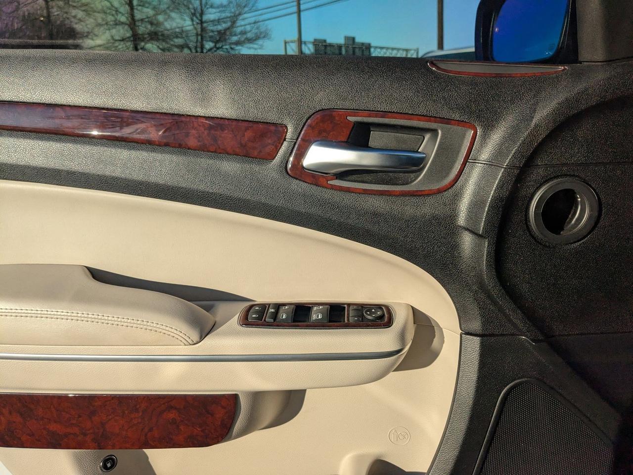 2015 Chrysler 300 Limited