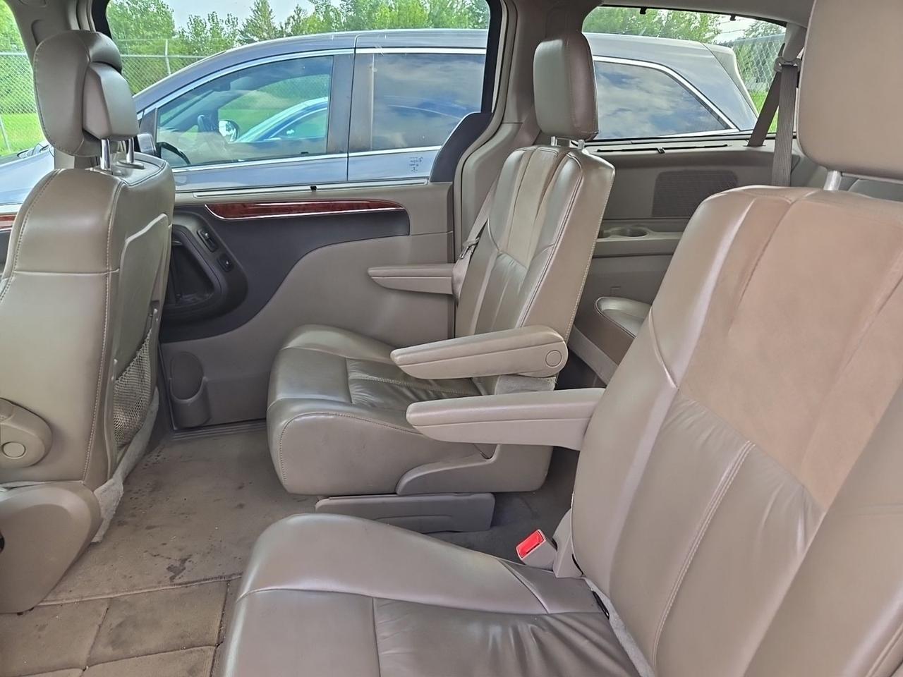 2015 Chrysler Town &amp; Country Limited West Burlington IA