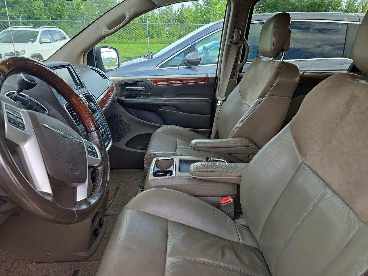 2015 Chrysler Town &amp; Country Limited West Burlington IA
