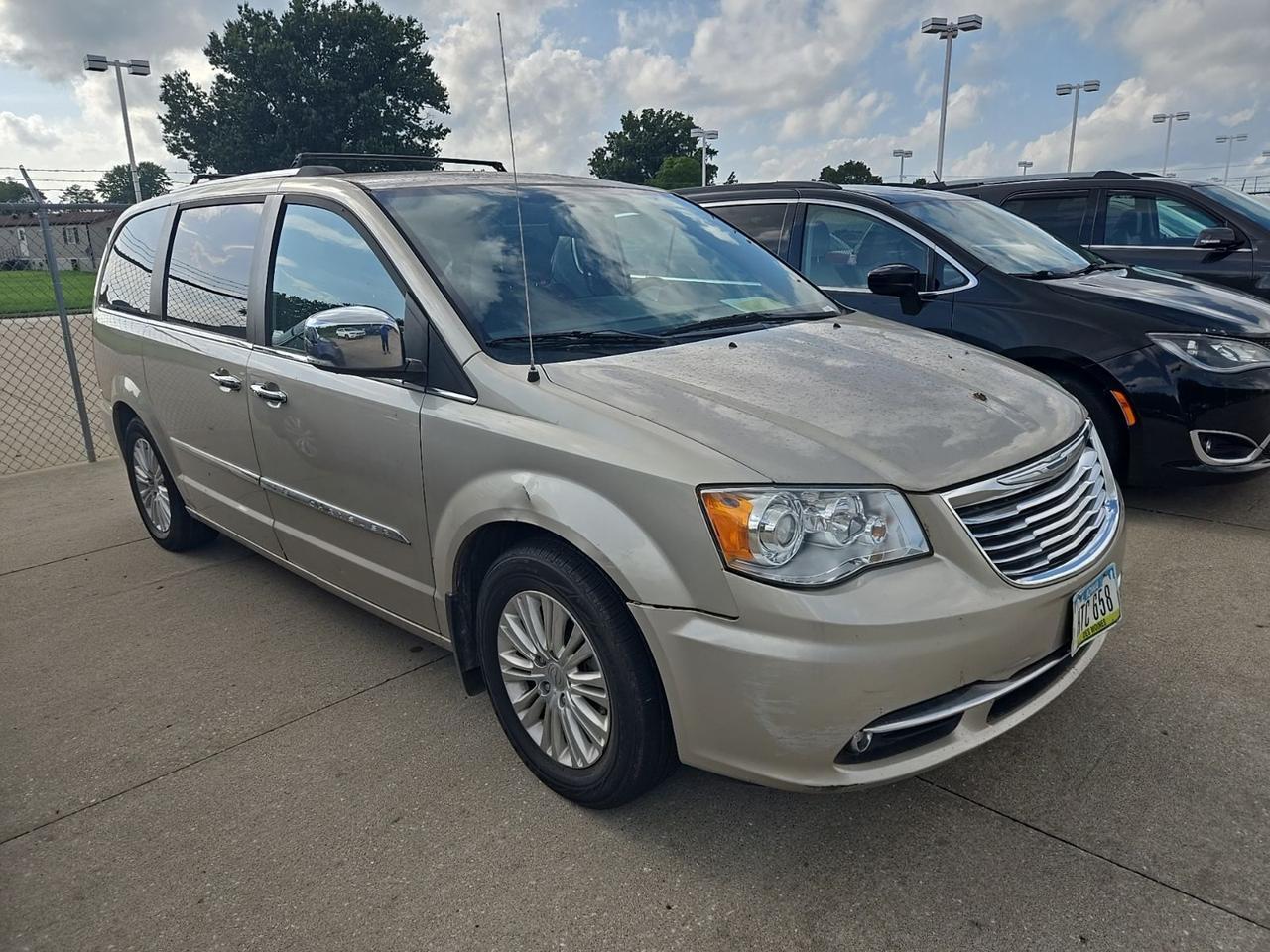 2015 Chrysler Town &amp; Country Limited