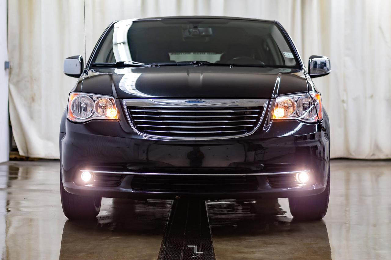 2015 Chrysler Town & Country Premium Leather DVD BCam Red Deer AB