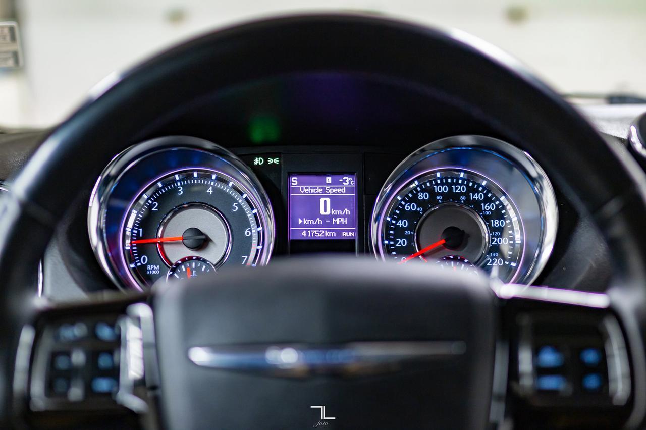 2015 Chrysler Town & Country Premium Leather DVD BCam Red Deer AB