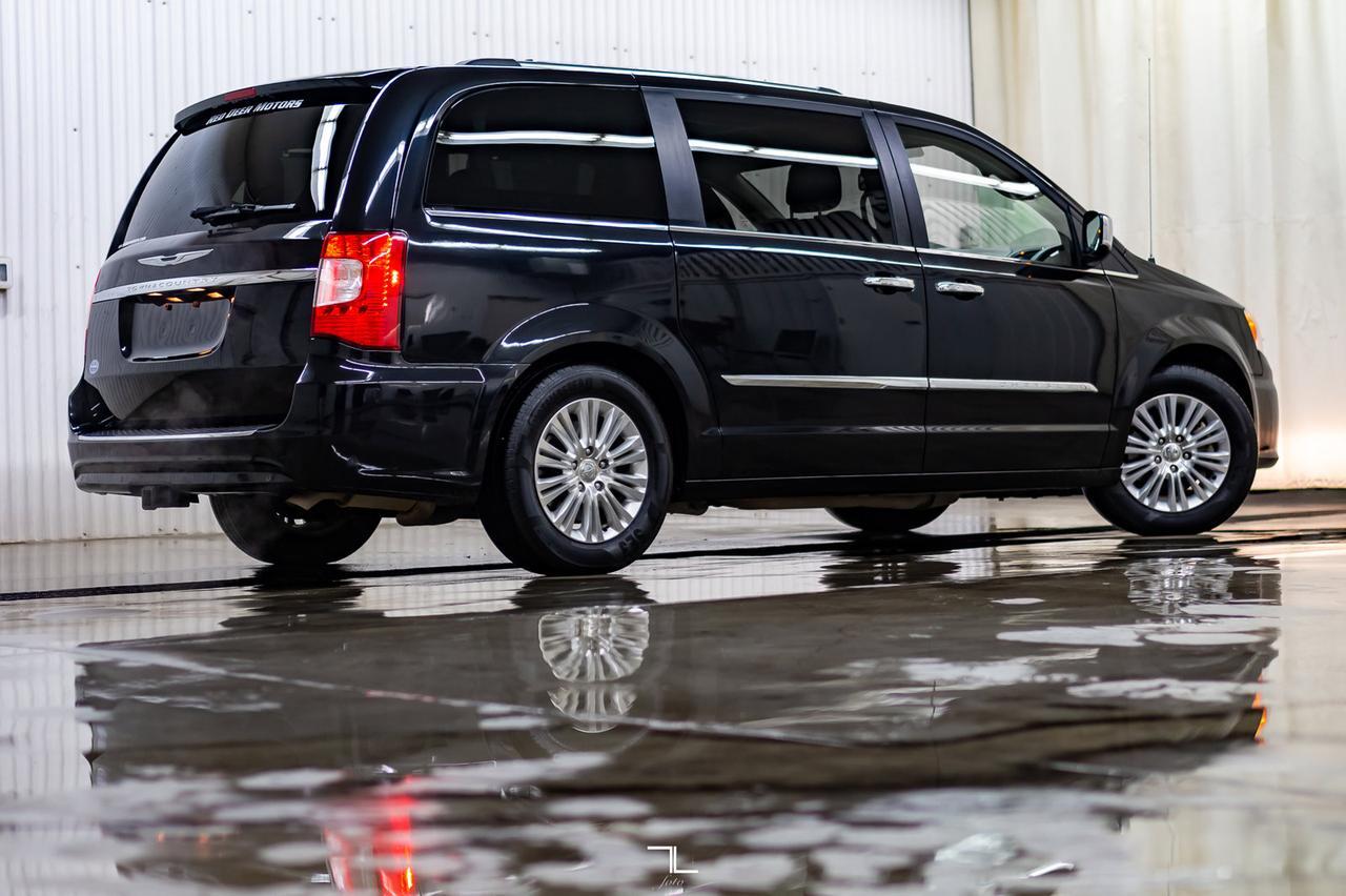 2015 Chrysler Town & Country Premium Leather DVD BCam Red Deer AB