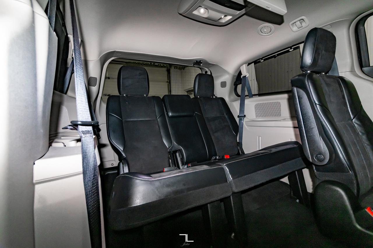2015 Chrysler Town & Country Premium Leather DVD BCam Red Deer AB