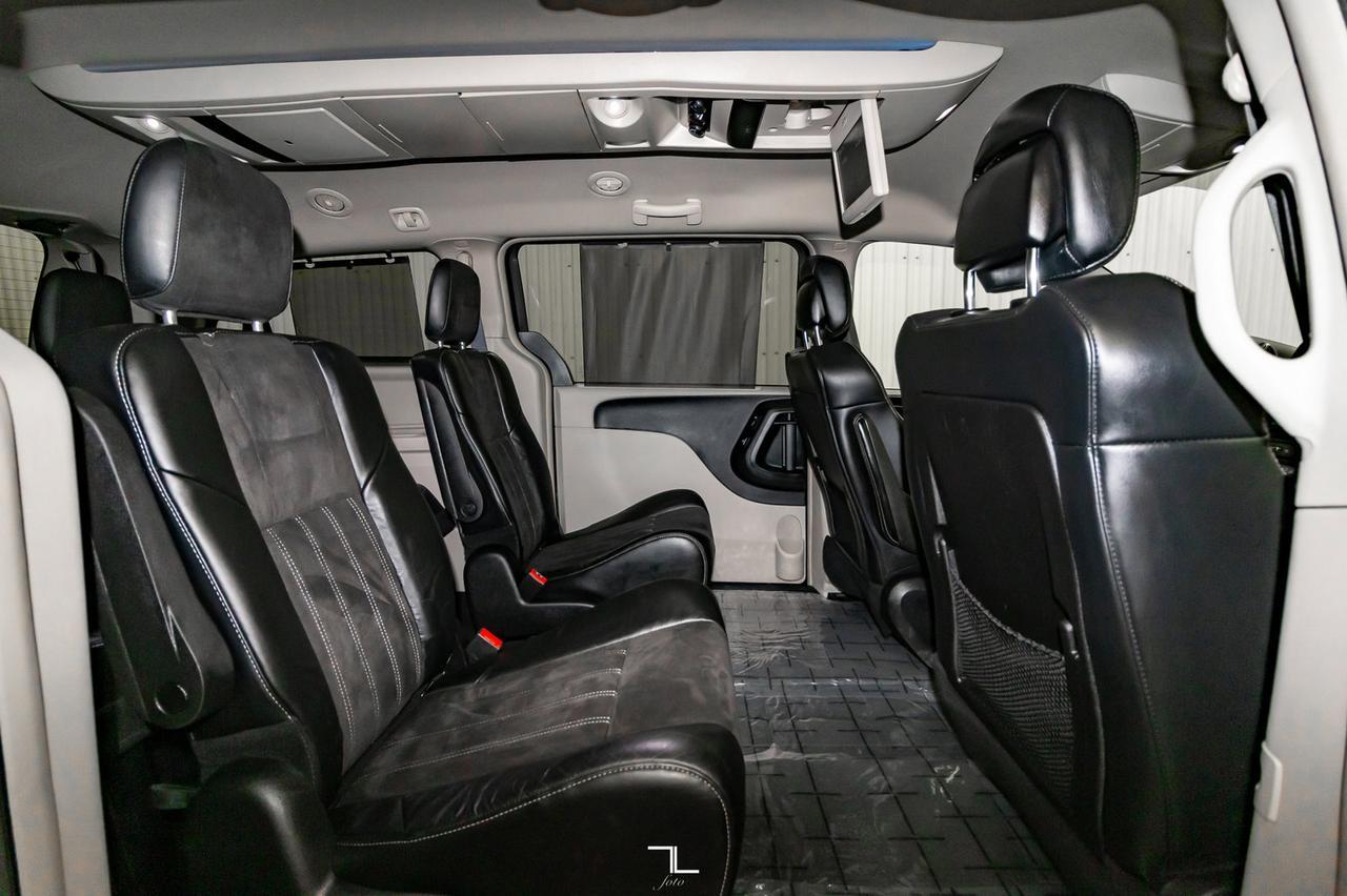 2015 Chrysler Town & Country Premium Leather DVD BCam Red Deer AB