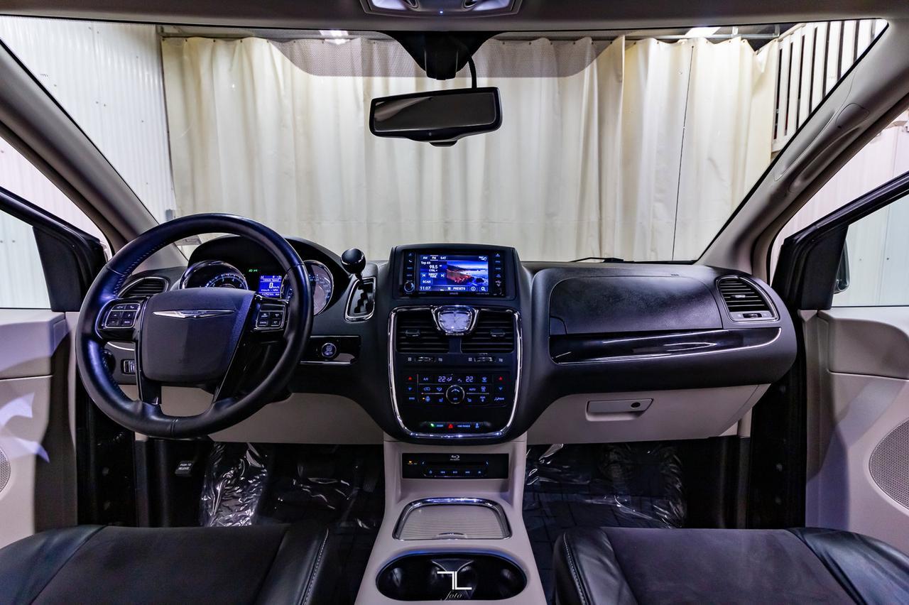 2015 Chrysler Town & Country Premium Leather DVD BCam Red Deer AB