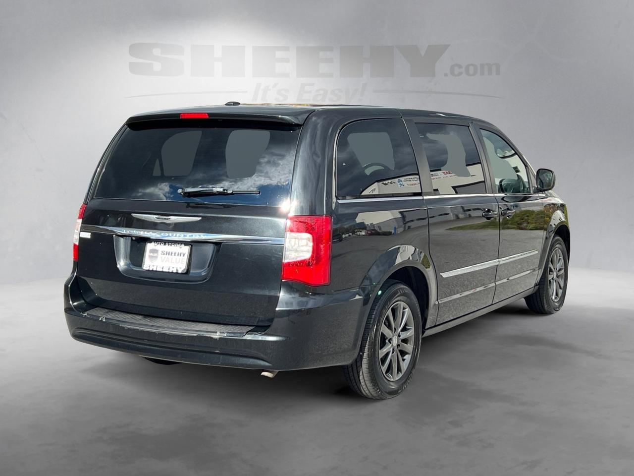 2015 Chrysler Town &amp; Country S Hagerstown MD