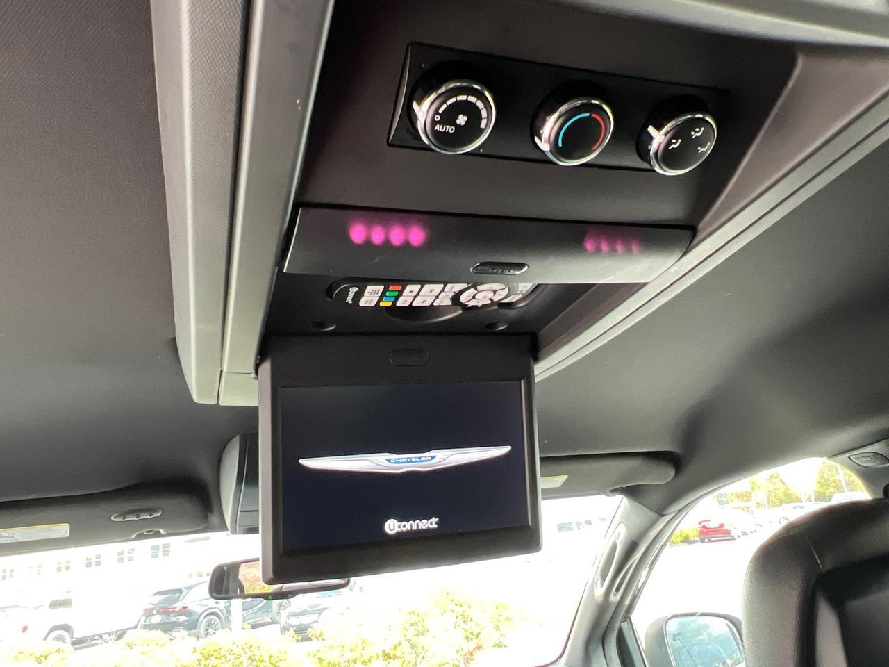 2015 Chrysler Town &amp; Country S Hagerstown MD