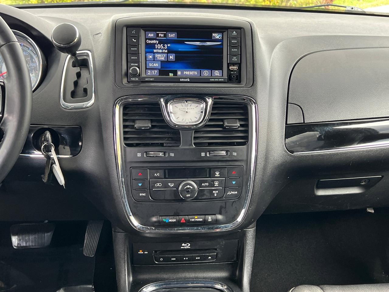 2015 Chrysler Town &amp; Country S Hagerstown MD