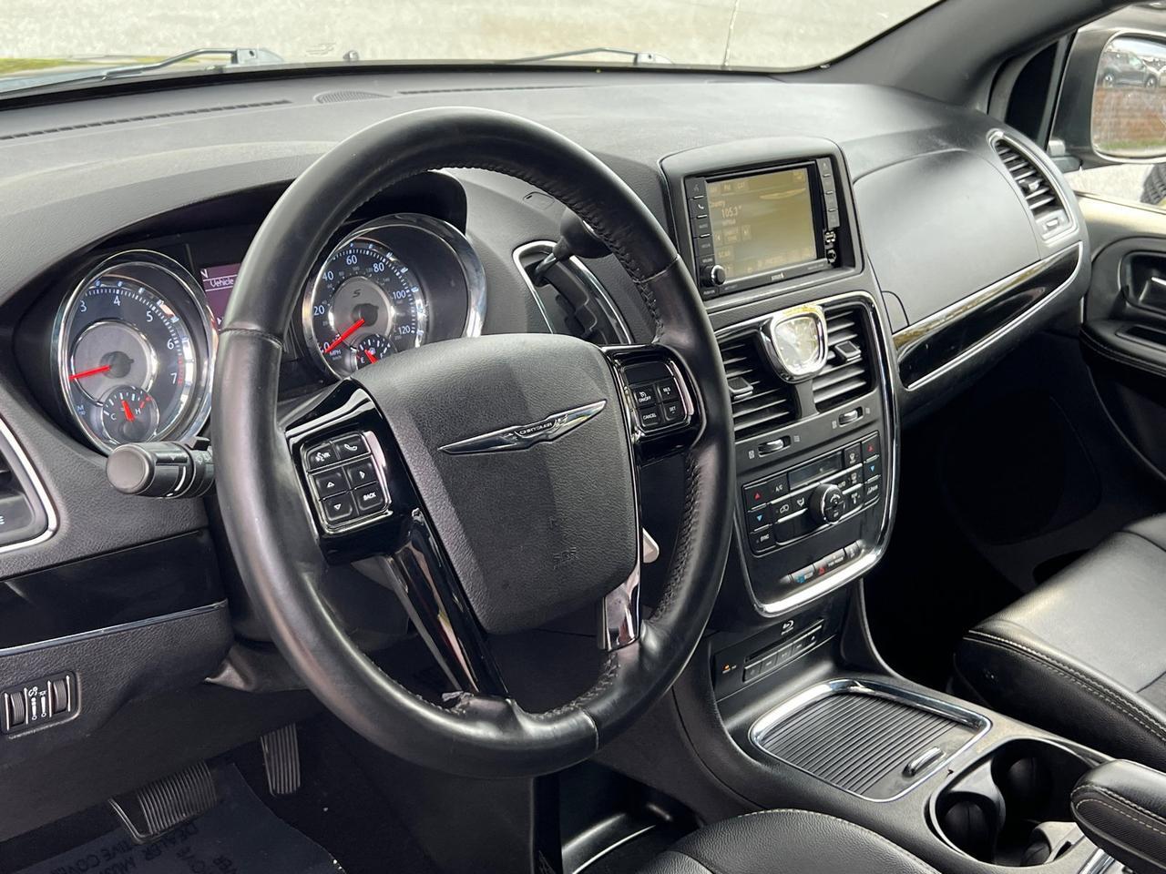 2015 Chrysler Town &amp; Country S Hagerstown MD