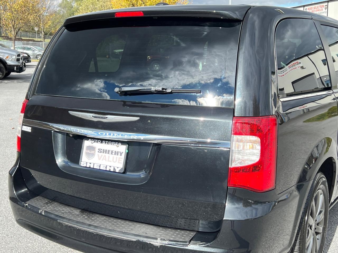 2015 Chrysler Town &amp; Country S Hagerstown MD