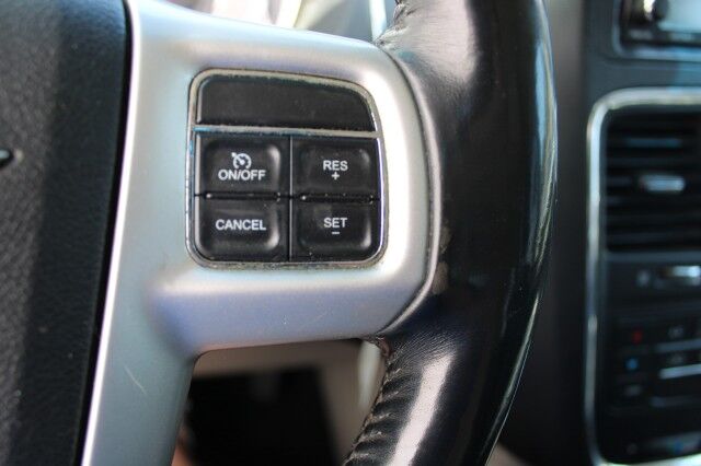 2015 Chrysler Town & Country Touring DVD Melbourne FL