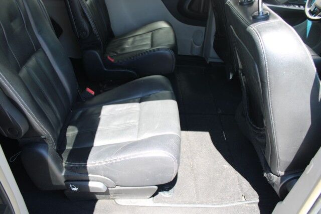 2015 Chrysler Town & Country Touring DVD Melbourne FL