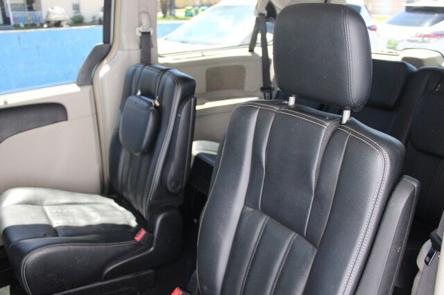 2015 Chrysler Town & Country Touring DVD Melbourne FL