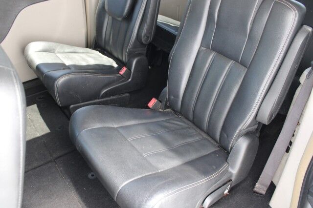 2015 Chrysler Town & Country Touring DVD Melbourne FL