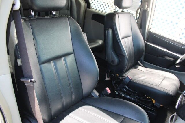 2015 Chrysler Town & Country Touring DVD Melbourne FL