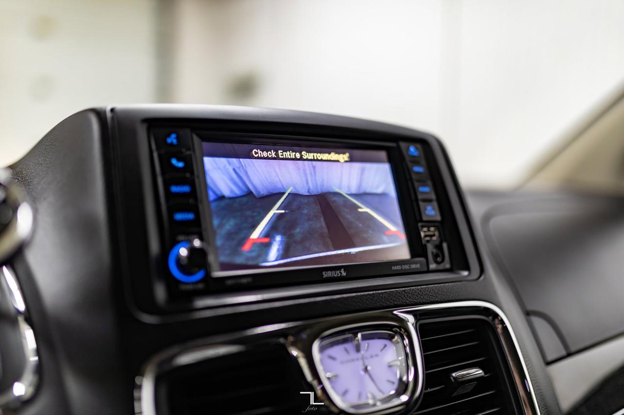 2015 Chrysler Town & Country Touring L Leather Nav DVD BCam Red Deer AB