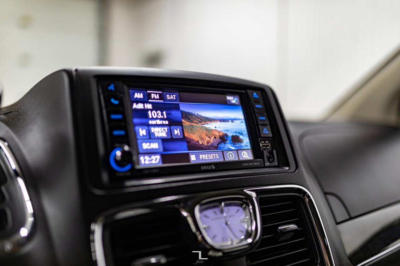 2015 Chrysler Town & Country Touring L Leather Nav DVD BCam Red Deer AB