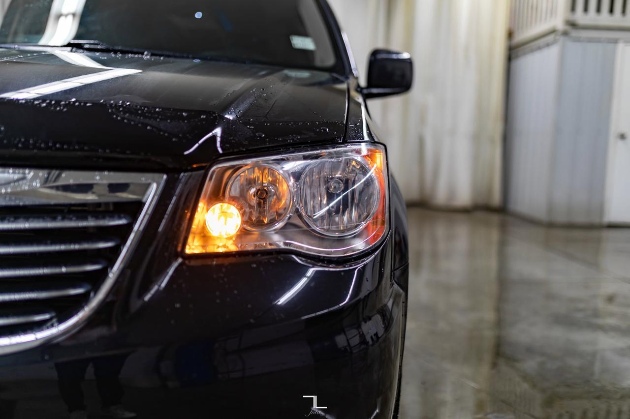 2015 Chrysler Town & Country Touring L Leather Nav DVD BCam Red Deer AB