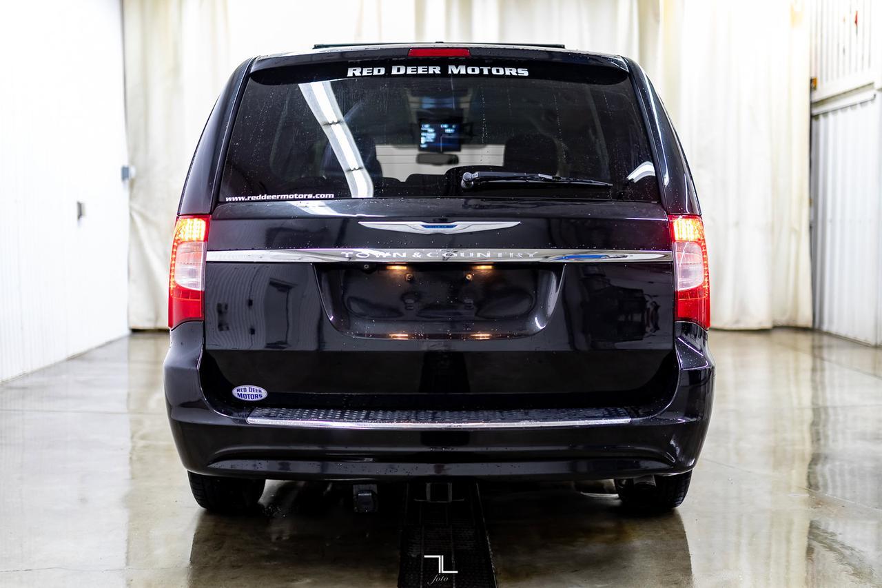 2015 Chrysler Town & Country Touring L Leather Nav DVD BCam Red Deer AB