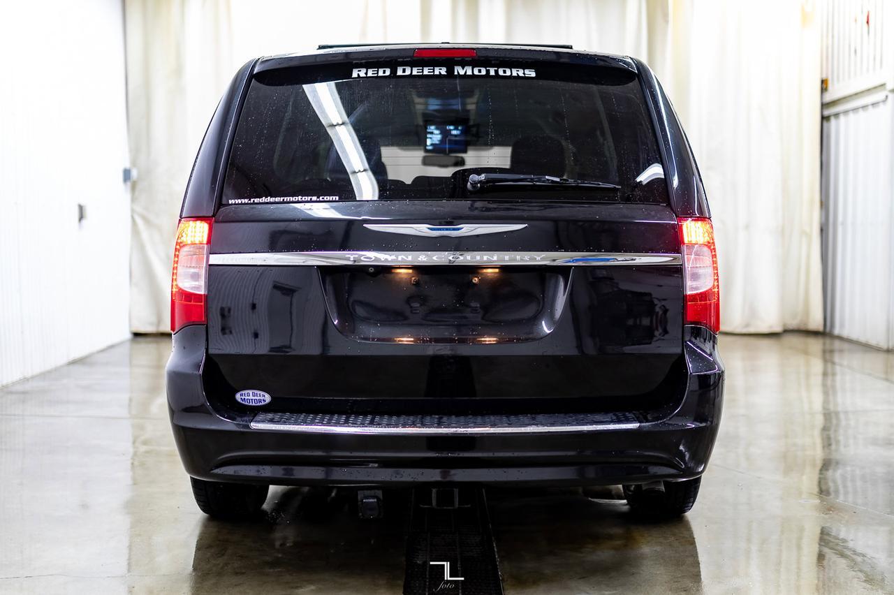 2015 Chrysler Town & Country Touring L Leather Nav DVD BCam Red Deer AB