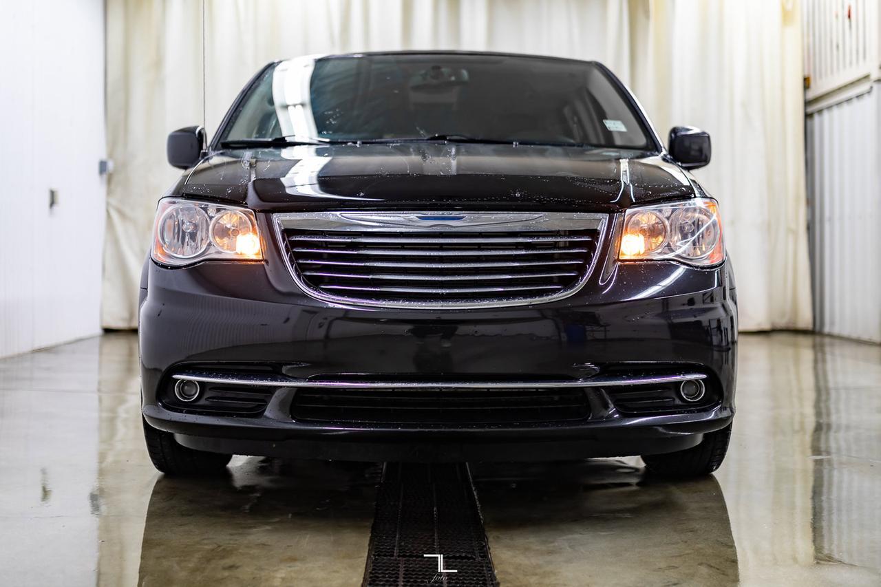 2015 Chrysler Town & Country Touring L Leather Nav DVD BCam Red Deer AB