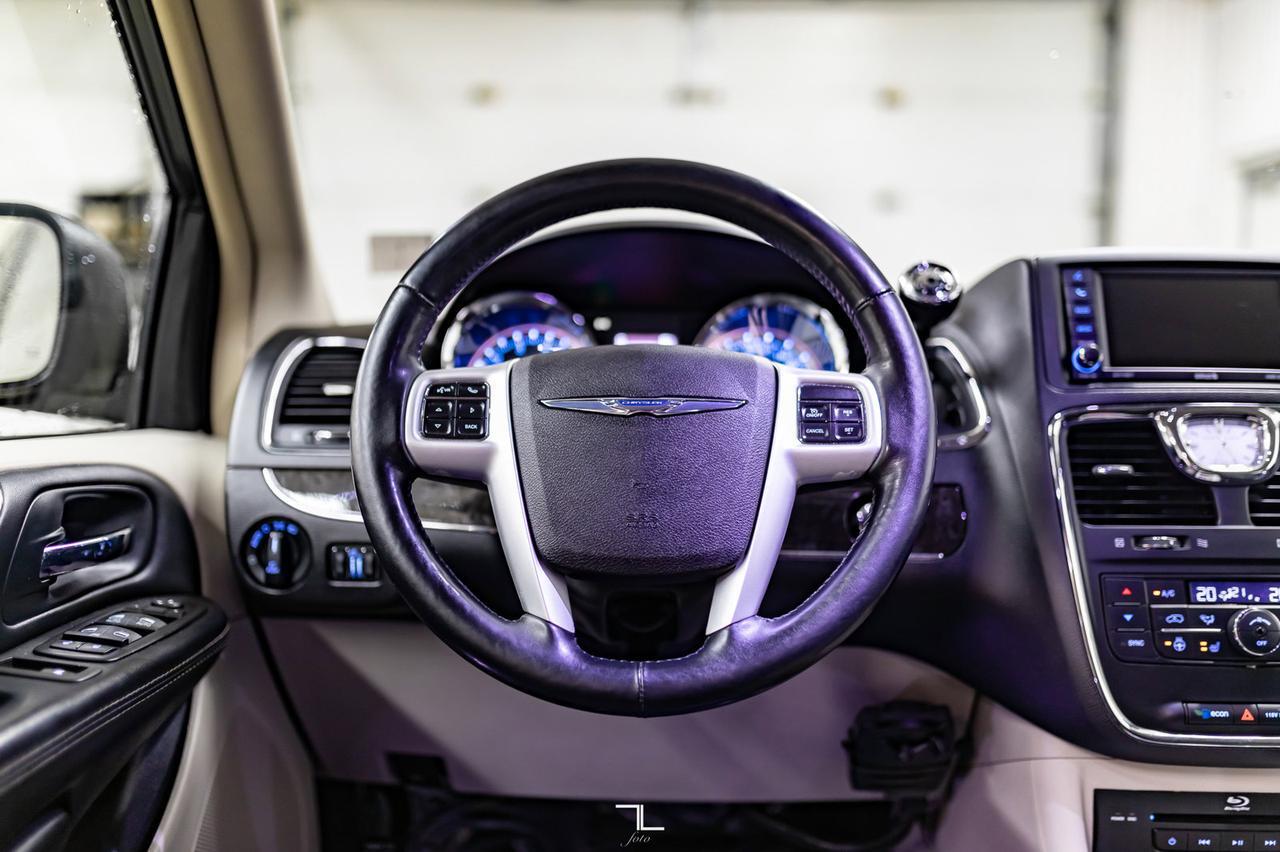 2015 Chrysler Town & Country Touring L Leather Nav DVD BCam Red Deer AB