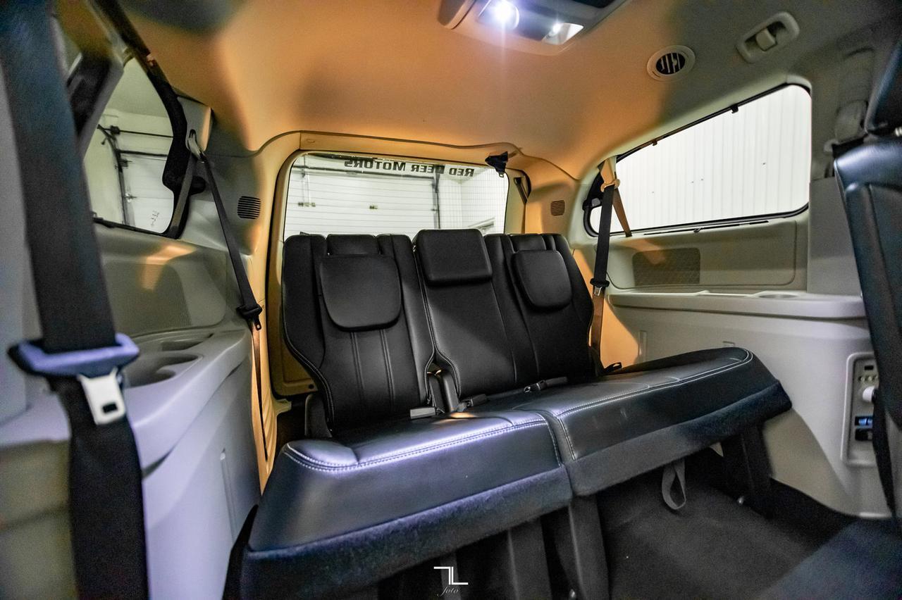 2015 Chrysler Town & Country Touring L Leather Nav DVD BCam Red Deer AB