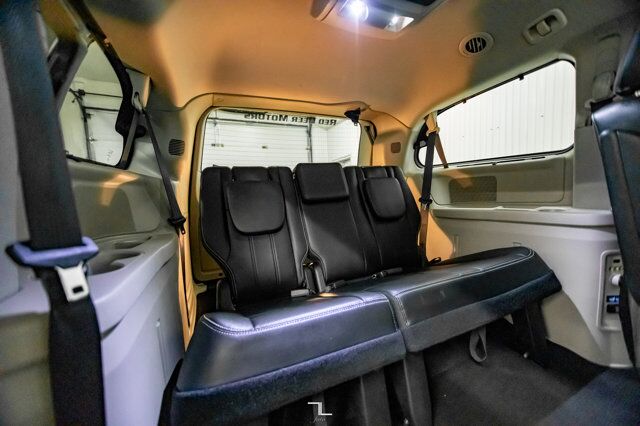 2015 Chrysler Town & Country Touring L Leather Nav DVD BCam Red Deer AB