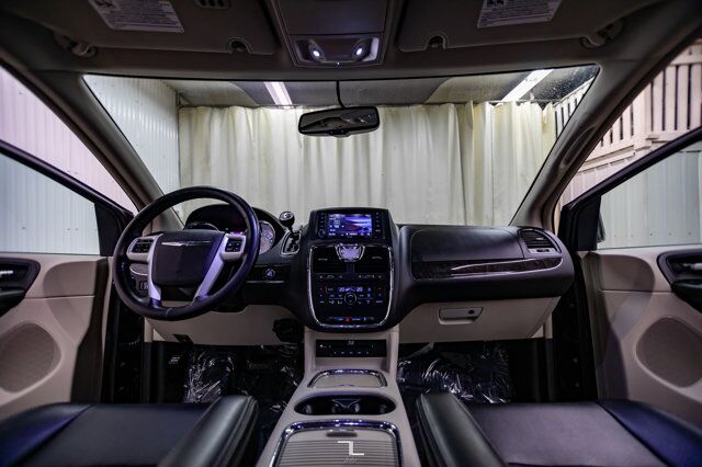 2015 Chrysler Town & Country Touring L Leather Nav DVD BCam Red Deer AB