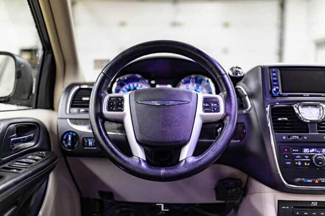 2015 Chrysler Town & Country Touring L Leather Nav DVD BCam Red Deer AB