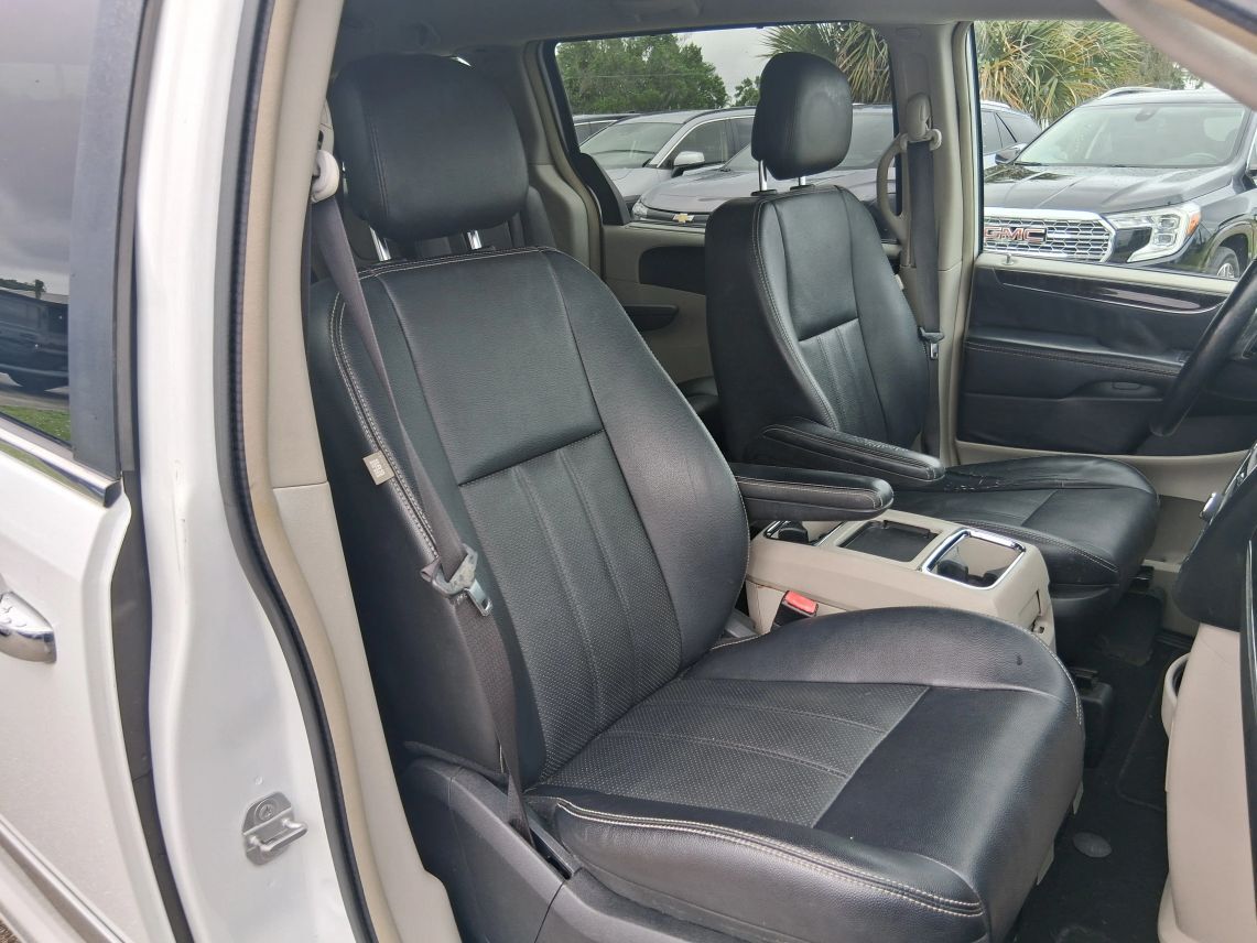 2015 Chrysler Town & Country Touring-L Minivan 4D Maitland FL