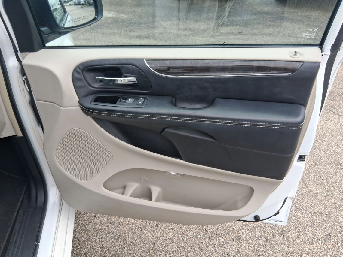 2015 Chrysler Town & Country Touring-L Minivan 4D Maitland FL