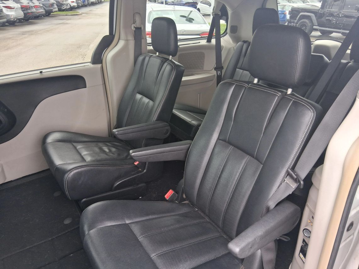 2015 Chrysler Town & Country Touring-L Minivan 4D Maitland FL