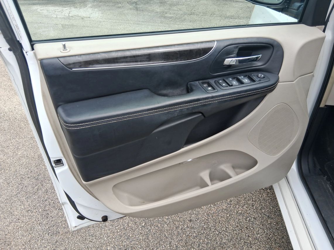 2015 Chrysler Town & Country Touring-L Minivan 4D Maitland FL