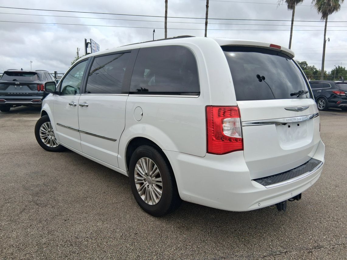 2015 Chrysler Town & Country Touring-L Minivan 4D Maitland FL
